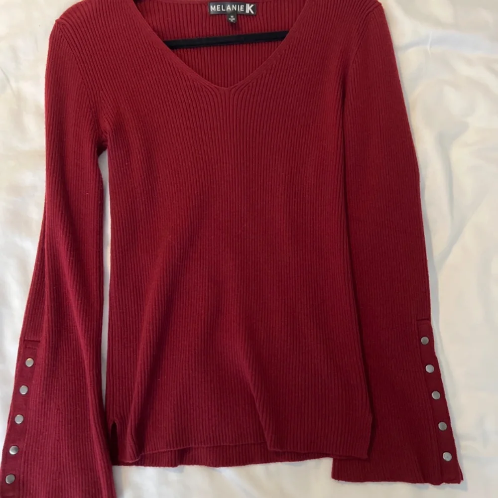 Top - Picture 2 of 5